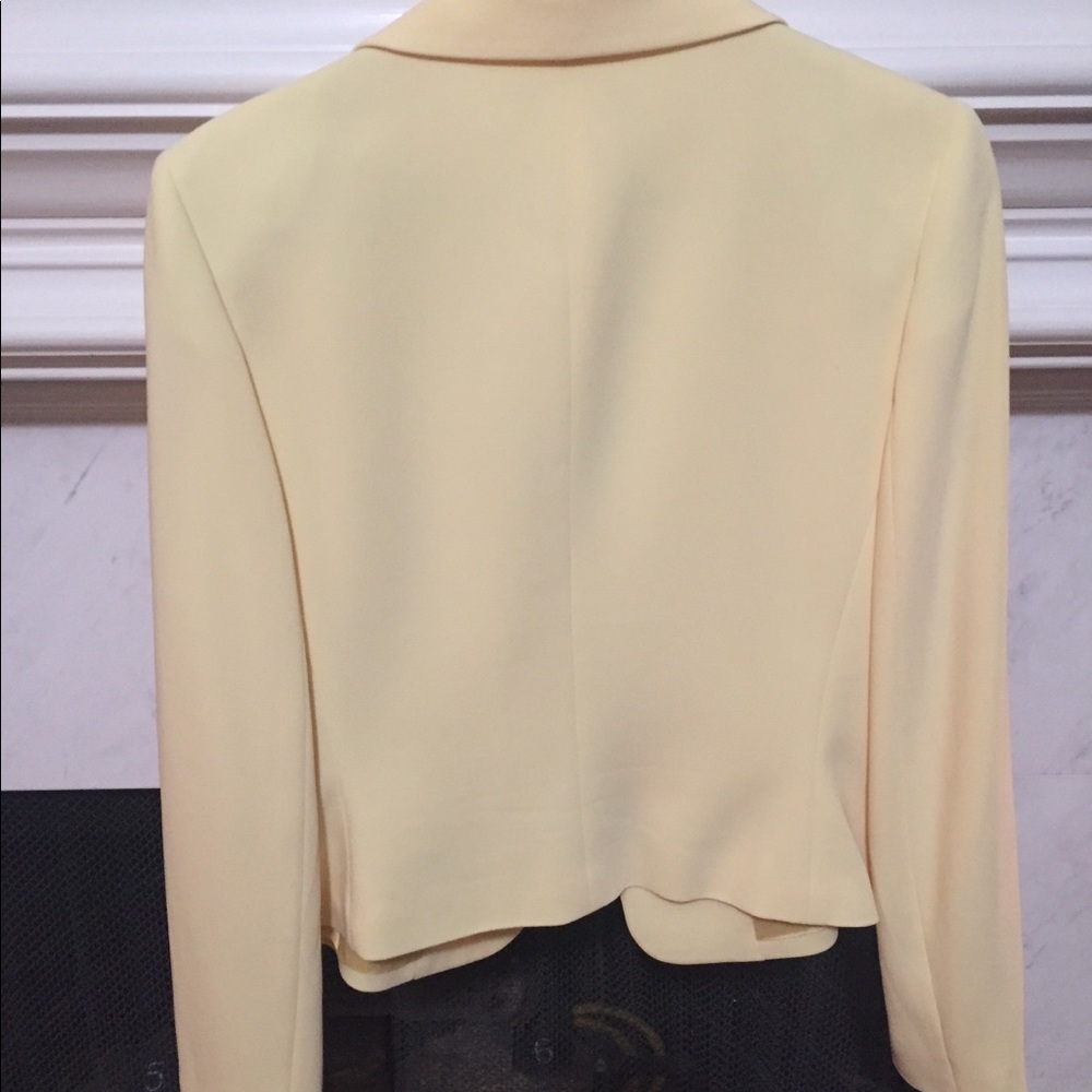 Yellow blazer - Picture 4 of 4